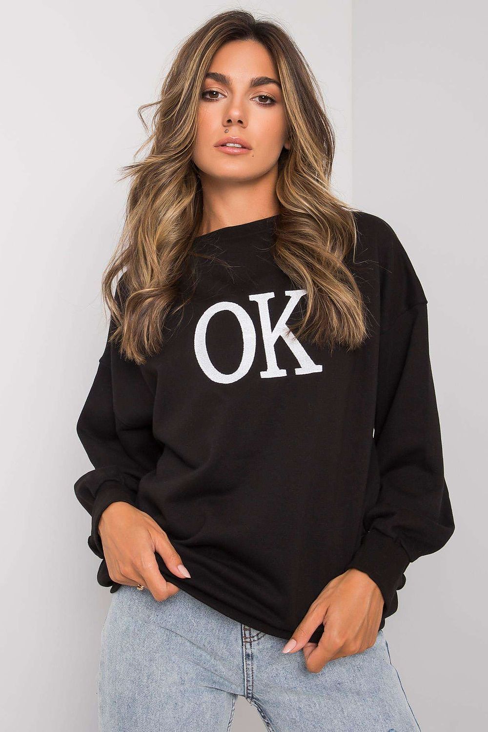 Sweatshirt model 160845